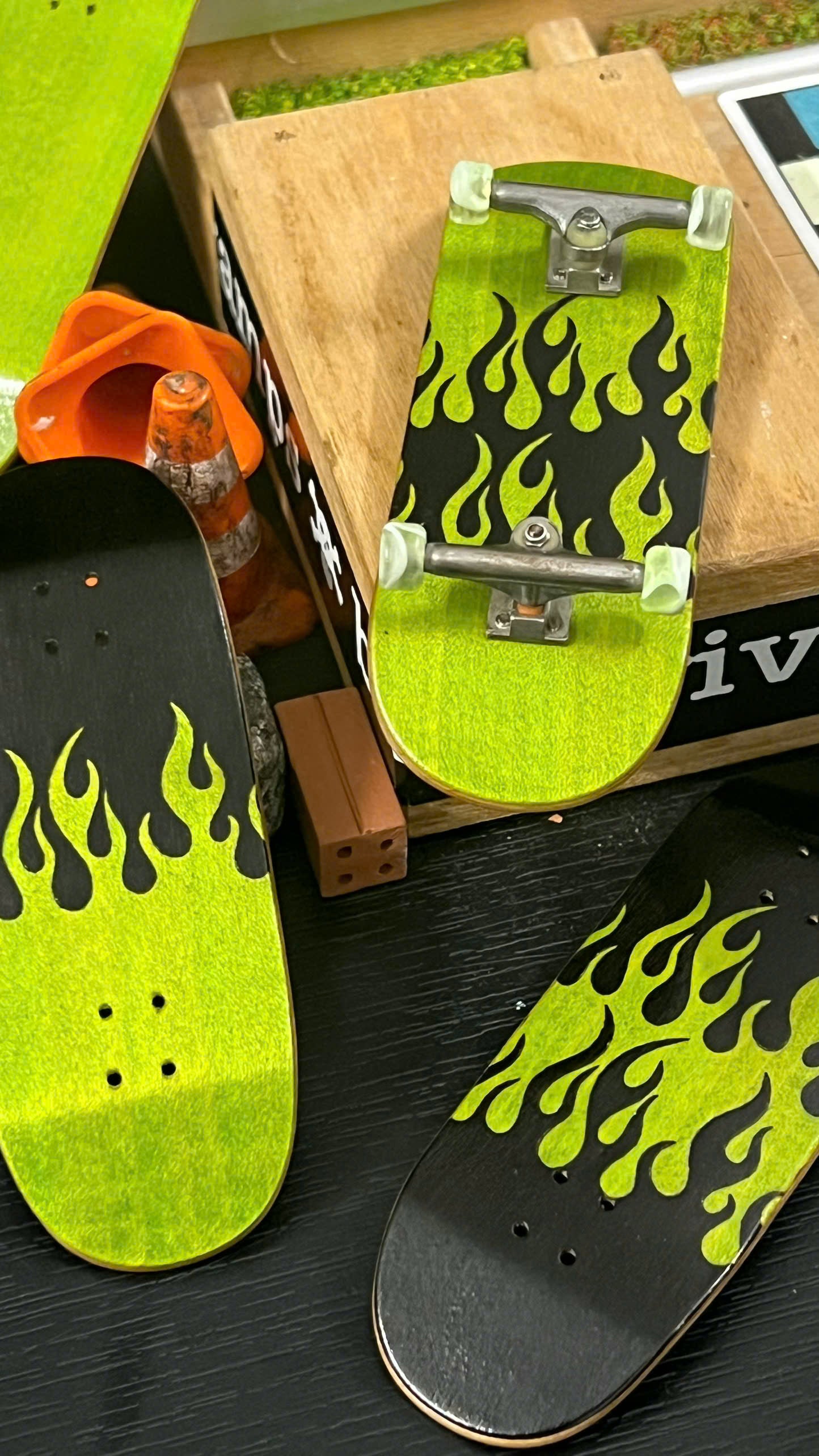 Sleekfb La Flame 33/34mm Deck - Split Xanh Lá Green