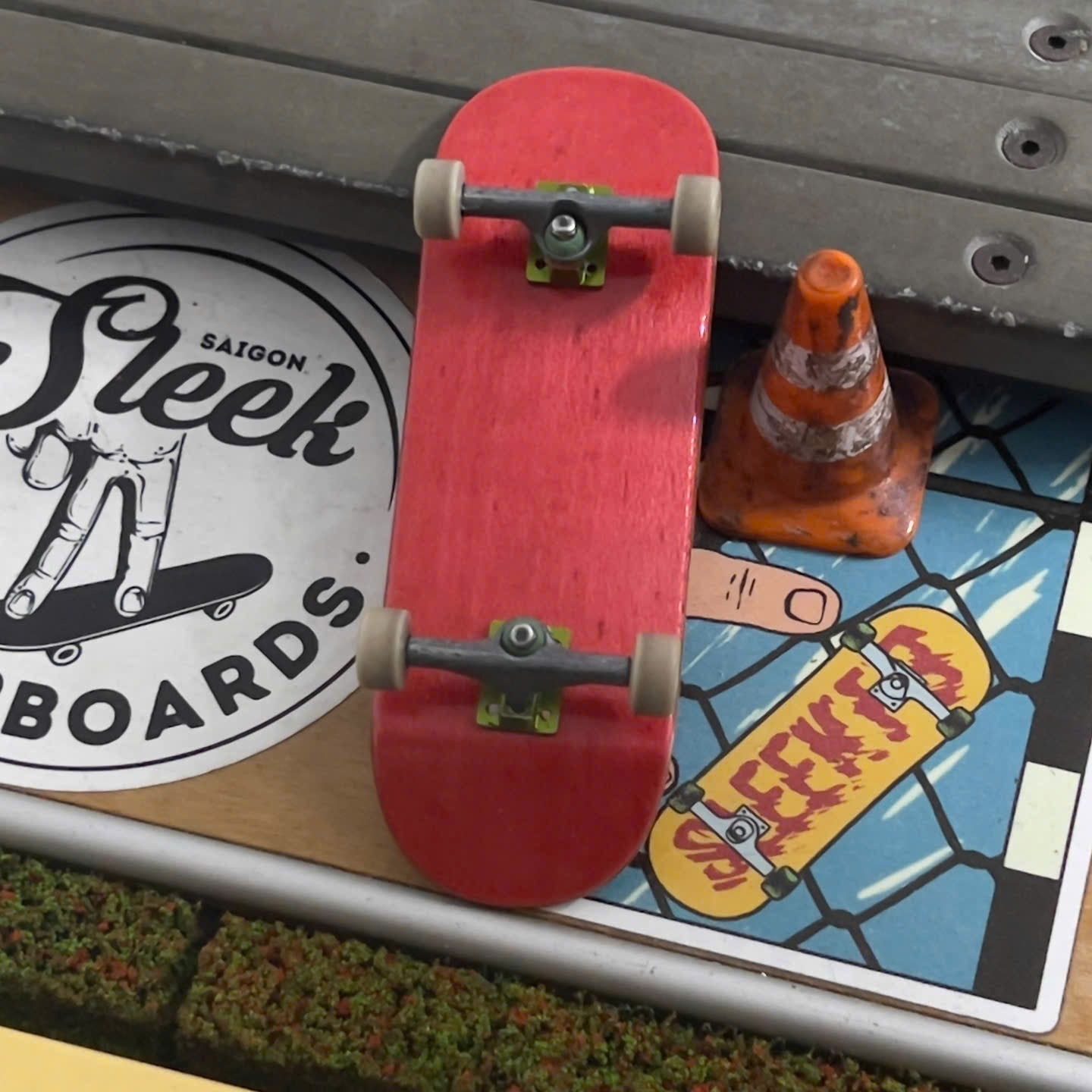 Wushu Trơn Sắc Sleek Fingerboard - Medium