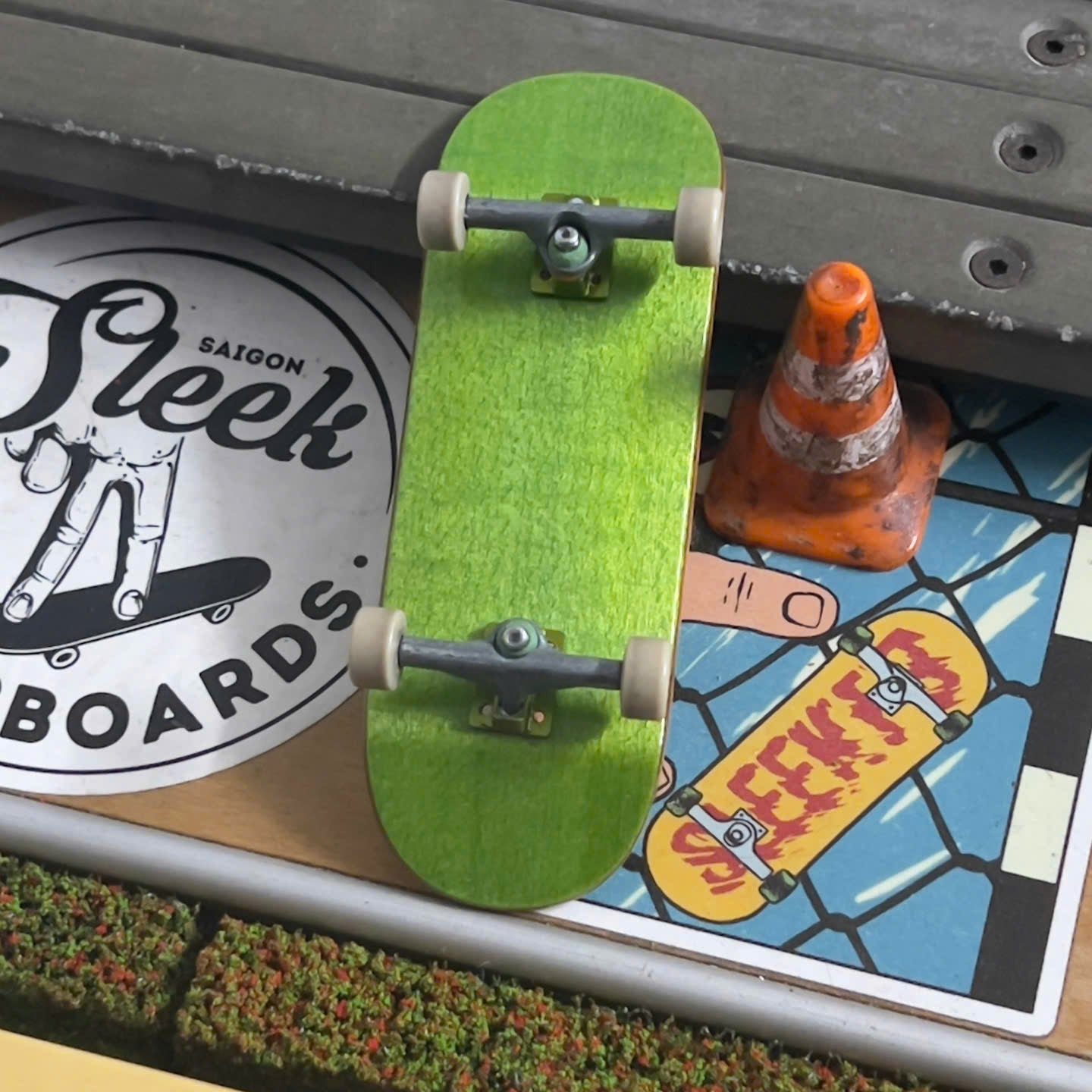 Wushu Trơn Sắc Sleek Fingerboard - Medium