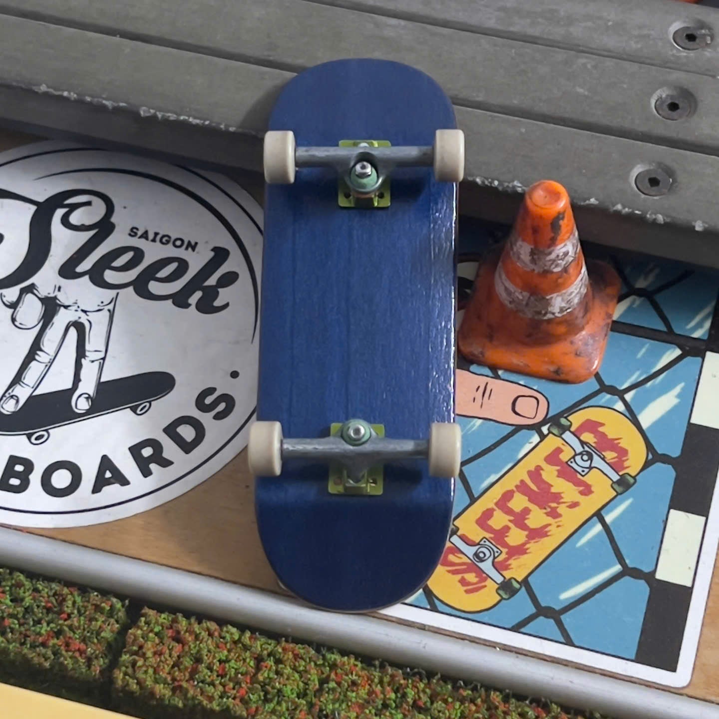 Wushu Trơn Sắc Sleek Fingerboard - Medium