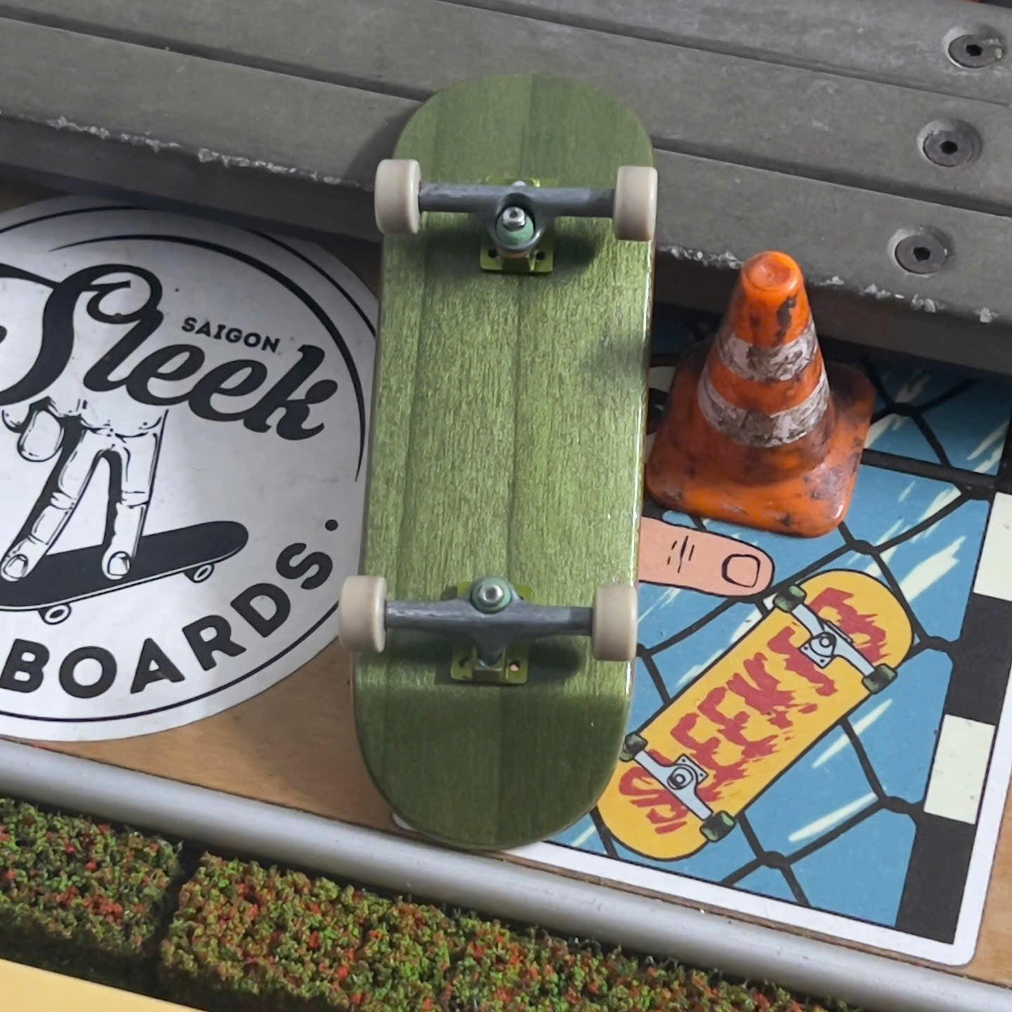 Wushu Trơn Sắc Sleek Fingerboard - Medium